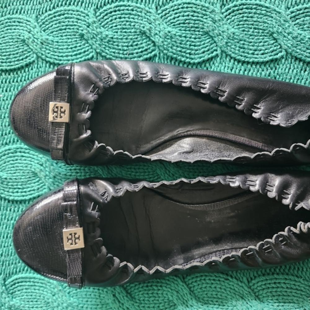 Tory Burch Black Scalloped Flats